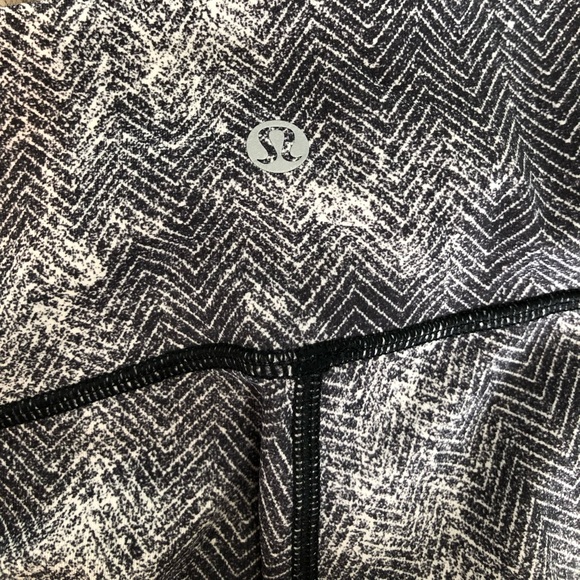 Lululemon Wunder Under Leggings - Picture 3 of 3